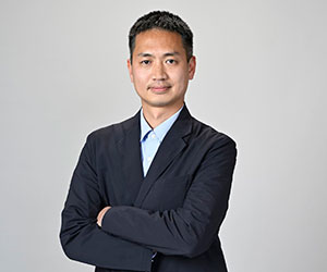 挽木　靜一